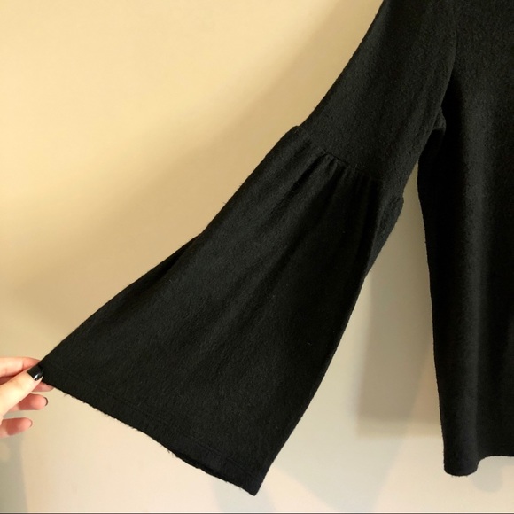Zara Trafaluc Fuzzy Black Bell Sleeve Crew Neck Sweater - Picture 4 of 8